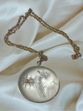 Gold-Tone Nina Ricci Lalique L’air Du Temps Crystal Dove Necklace w/Diamond 18”